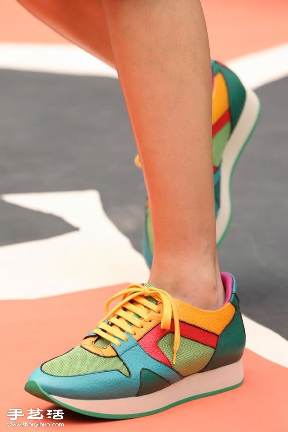 Burberry Prorsum 2015 春夏女装秀 -  www.shouyihuo.com
