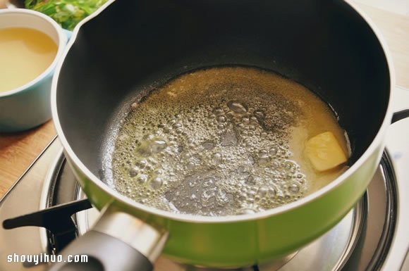 蒜香鸡汁焗蘑菇的做法 自制海鲜味焗蘑菇 -  www.shouyihuo.com