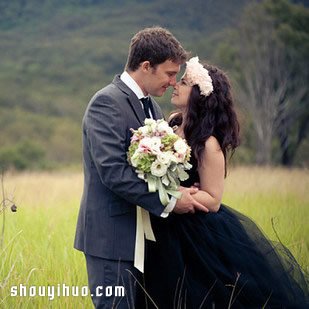 谁说一定要白色 性感和优雅兼具的黑色婚纱 -  www.shouyihuo.com