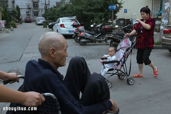 抄水表过程中发掘生活趣味 绝妙的瞬间摄影 -  www.shouyihuo.com