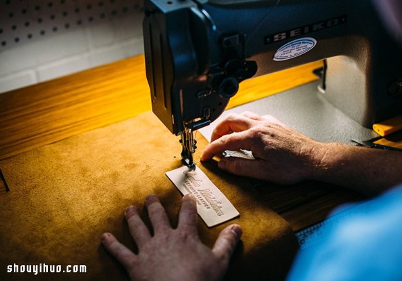 曾经是木匠 打造全手工皮革皮制包包品牌 -  www.shouyihuo.com