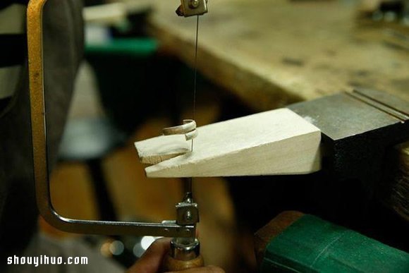 亲手打造完美银戒指的纯手工制作步骤图解 -  www.shouyihuo.com