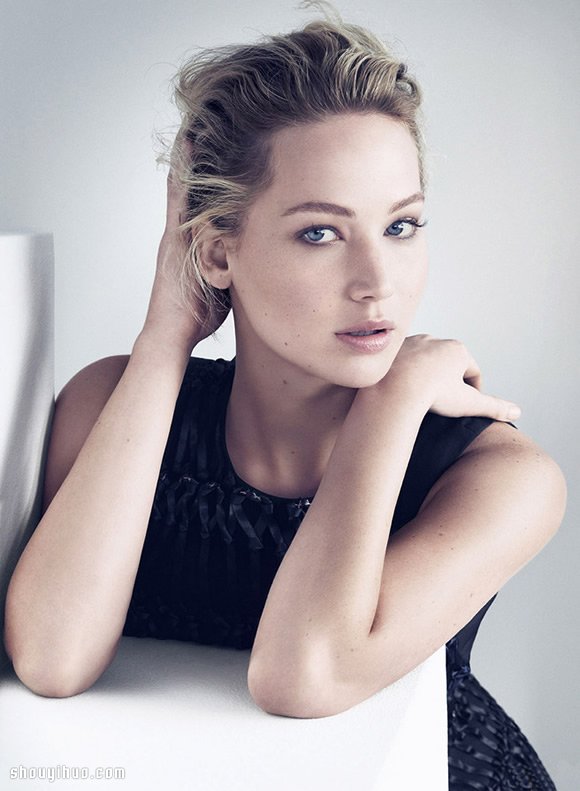 Jennifer Lawrence 演绎 Be Dior 手袋广告 -  www.shouyihuo.com
