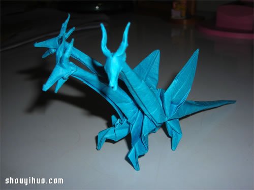 越南折纸艺术家Adam Tram的折纸恐龙作品 -  www.shouyihuo.com