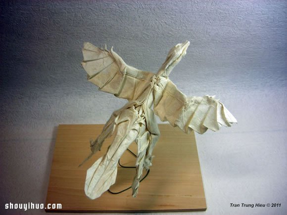 越南折纸艺术家Adam Tram的折纸恐龙作品 -  www.shouyihuo.com
