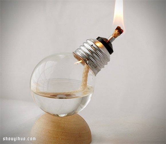 白炽灯泡废物利用手工DIY制作煤油灯花瓶 -  www.shouyihuo.com