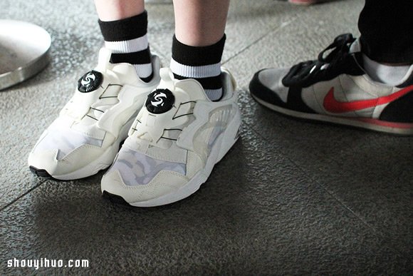 大胆缤纷撞色的时尚 2015首尔时装周街拍 -  www.shouyihuo.com