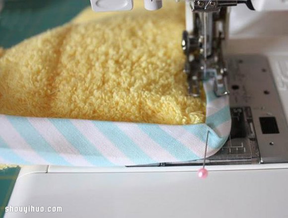 旧毛巾改造再利用 手工制作洗漱用品收纳袋 -  www.shouyihuo.com