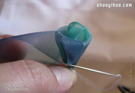 漂亮丝带花手工制作 丝带制作手工花的方法 -  www.shouyihuo.com