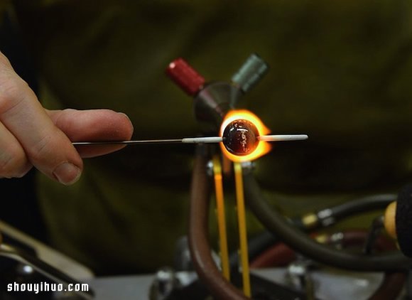 手工骨灰玻璃珠 让逝去的爱人永远陪伴你 -  www.shouyihuo.com