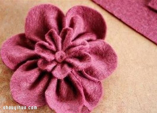双层不织布花朵布艺手工制作图解教程 -  www.shouyihuo.com