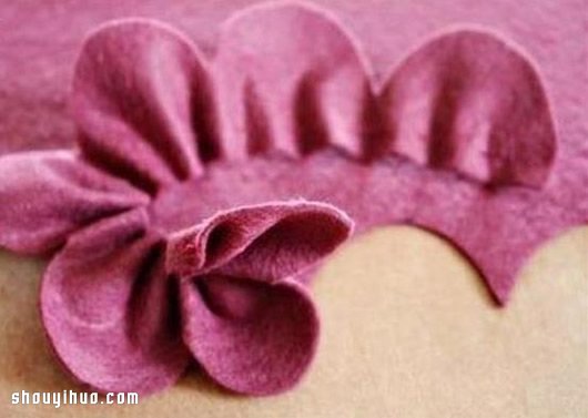 双层不织布花朵布艺手工制作图解教程 -  www.shouyihuo.com
