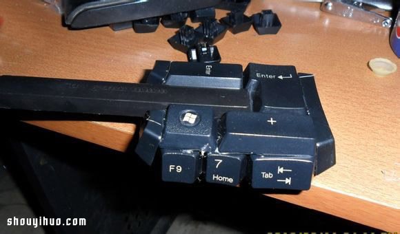 废弃键盘废物利用DIY制作坦克模型图解教程 -  www.shouyihuo.com
