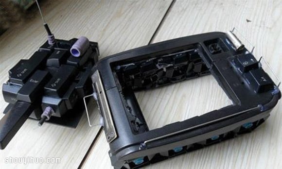 废弃键盘废物利用DIY制作坦克模型图解教程 -  www.shouyihuo.com