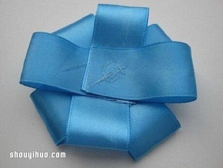 美丽胸花DIY方法 胸花的制作步骤图解教程 -  www.shouyihuo.com