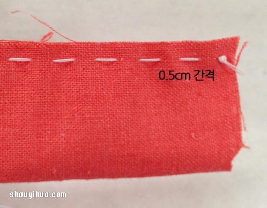 不织布手工制作漂亮婚礼签到笔的方法图解 -  www.shouyihuo.com