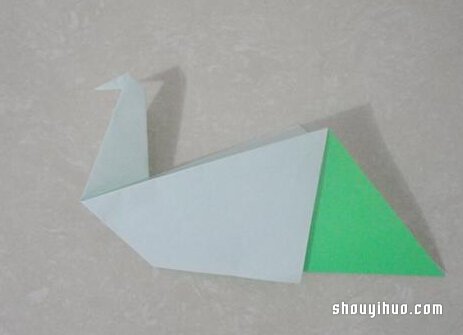 折纸水鸟的方法图解 手工水鸟的折法教程 -  www.shouyihuo.com