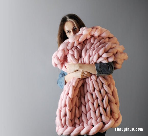 Anna Mo 用美丽诺羊毛DIY超粗针织棉被 -  www.shouyihuo.com