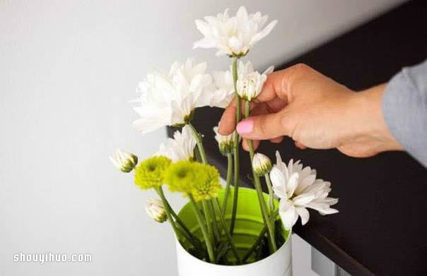 铁罐铁盒废物利用DIY桌边花盆/笔筒/收纳架 -  www.shouyihuo.com