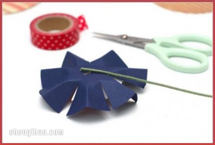 英伦风可爱色彩剪纸花手工制作图解教程 -  www.shouyihuo.com