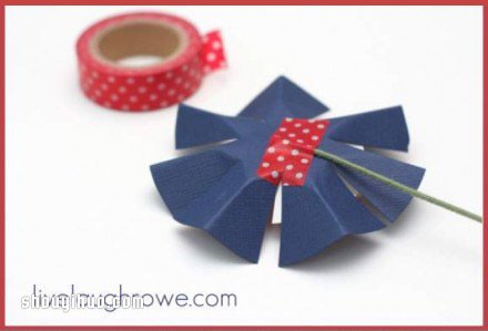 英伦风可爱色彩剪纸花手工制作图解教程 -  www.shouyihuo.com