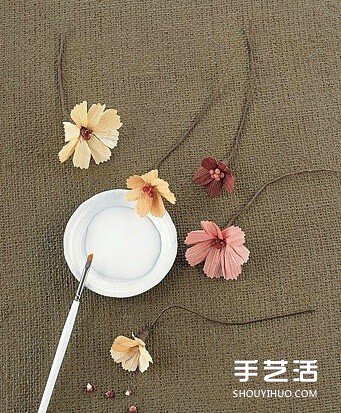 玉米叶制作花朵的方法 玉米叶DIY仿真花教程 -  www.shouyihuo.com