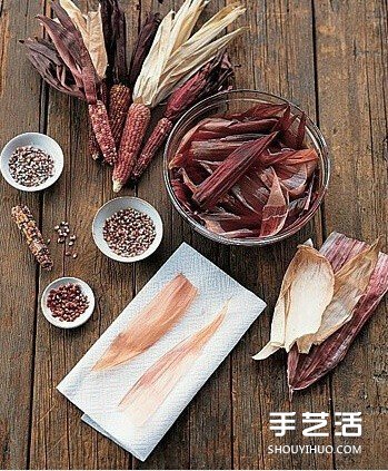 玉米叶制作花朵的方法 玉米叶DIY仿真花教程 -  www.shouyihuo.com