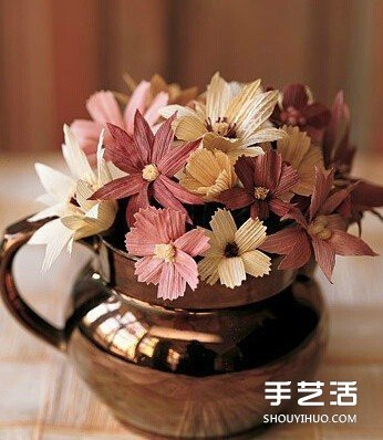 玉米叶制作花朵的方法 玉米叶DIY仿真花教程 -  www.shouyihuo.com