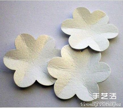 硬纸片折纸玫瑰花的方法 玫瑰花的折法步骤图 -  www.shouyihuo.com