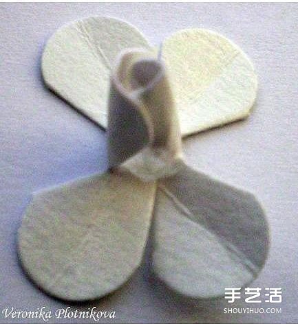 硬纸片折纸玫瑰花的方法 玫瑰花的折法步骤图 -  www.shouyihuo.com