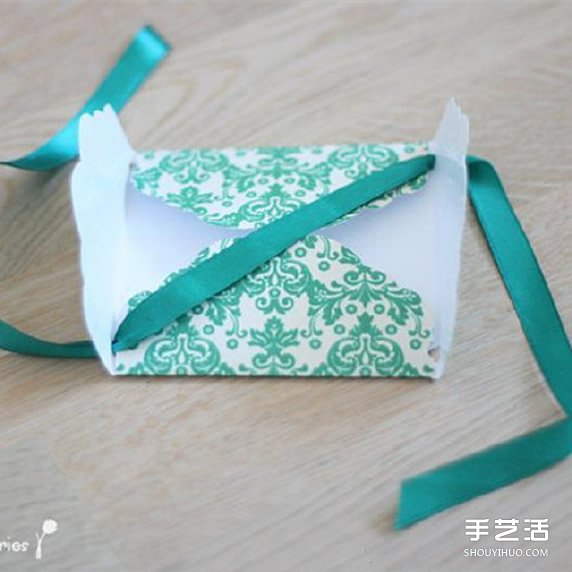 漂亮贺卡的制作方法 带丝带节日卡片手工制作 -  www.shouyihuo.com