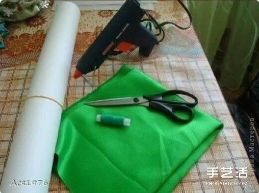 简单立体丝绸圣诞树的制作方法图解教程 -  www.shouyihuo.com