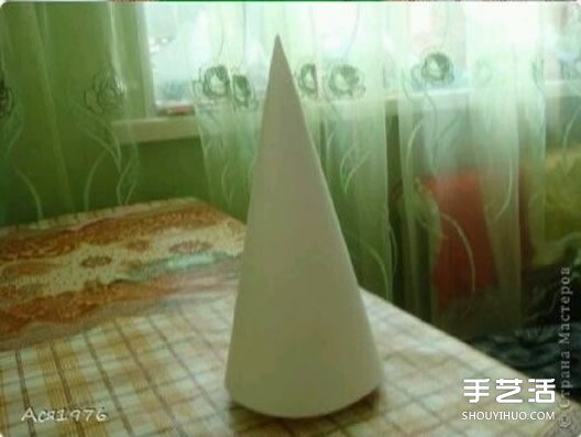 简单立体丝绸圣诞树的制作方法图解教程 -  www.shouyihuo.com