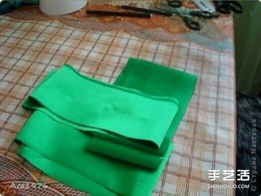 简单立体丝绸圣诞树的制作方法图解教程 -  www.shouyihuo.com