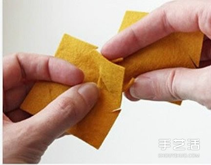 拼布杯垫DIY制作教程 带图案杯垫布艺手工制作 -  www.shouyihuo.com