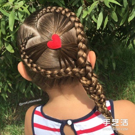 巧手妈妈超强爱心编发技能 令人眼花缭乱！ -  www.shouyihuo.com