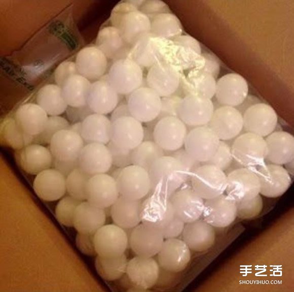 破掉的乒乓球废物利用DIY制作节日装饰灯带 -  www.shouyihuo.com