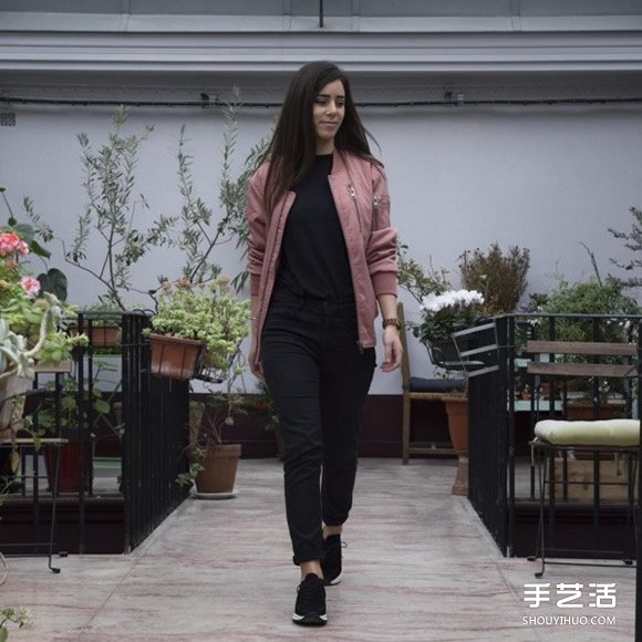 女生运动鞋休闲搭配 反璞归真的最新时尚潮流 -  www.shouyihuo.com