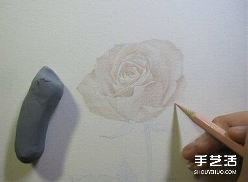 彩铅玫瑰花的画法步骤 玫瑰花彩色铅笔画教程 - www.shouyihuo.com