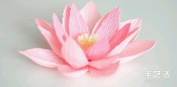 皱纹纸荷花的制作方法 用皱纹纸做荷花的步骤 -  www.shouyihuo.com