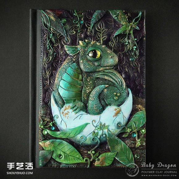纯手工打造：带有图案的手工魔法书作品图片 -  www.shouyihuo.com