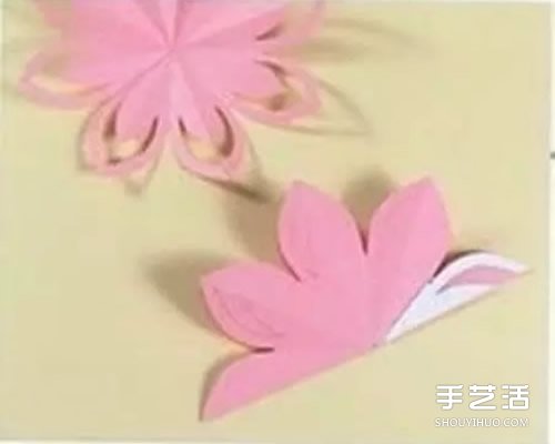 莲花烛台的制作方法 剪纸制作莲花烛台图解 -  www.shouyihuo.com