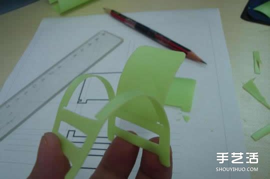 洗洁精瓶子废物利用DIY制作迷你椅子模型 -  www.shouyihuo.com