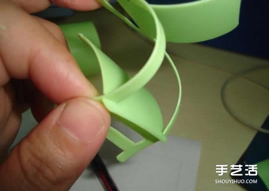 洗洁精瓶子废物利用DIY制作迷你椅子模型 -  www.shouyihuo.com