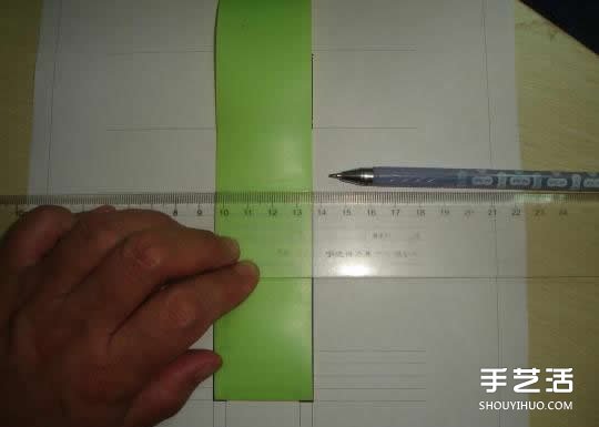 洗洁精瓶子废物利用DIY制作迷你椅子模型 -  www.shouyihuo.com