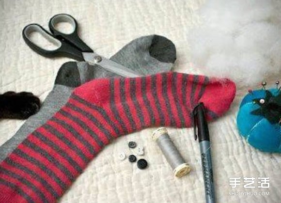 袜子小熊手工制作教程 毛绒小熊用袜子做图解 -  www.shouyihuo.com