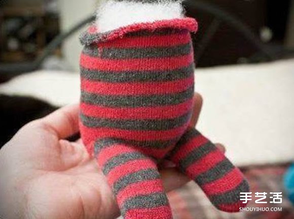 袜子小熊手工制作教程 毛绒小熊用袜子做图解 -  www.shouyihuo.com