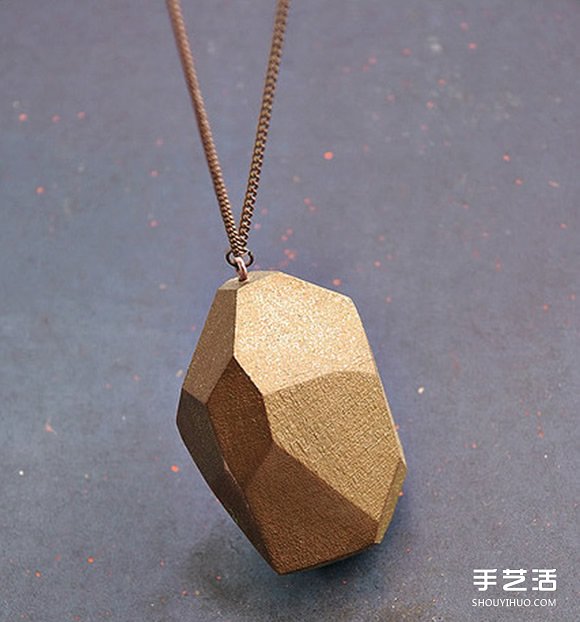 木块切割出多面体 DIY制作时尚项链坠子 -  www.shouyihuo.com