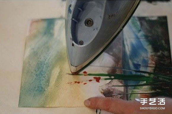 创意熨斗画的画法 把蜡笔融化后画出漂亮图案 -  www.shouyihuo.com