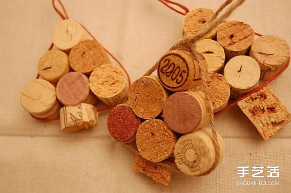 圣诞节软木塞DIY图片 圣诞红酒瓶塞手工小制作 -  www.shouyihuo.com